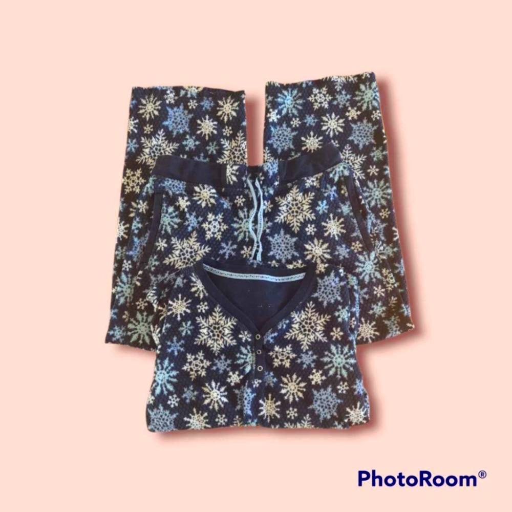 Nautica Snowflake 2 Piece Pajama Set Size Medium